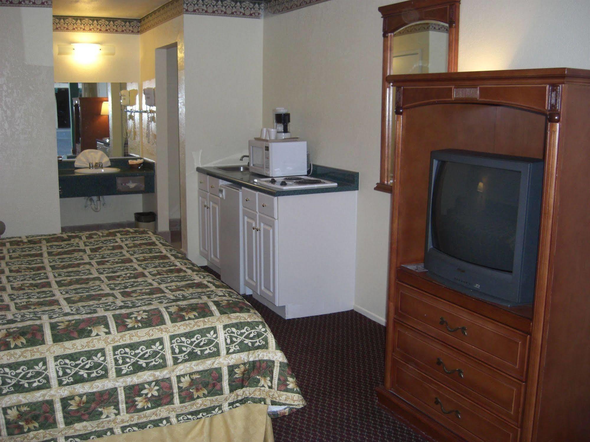 Travelodge By Wyndham אל סנטרו מראה חיצוני תמונה