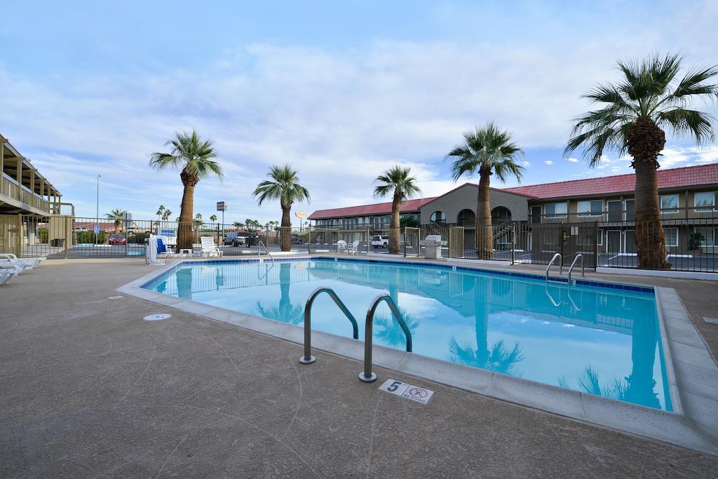 Travelodge By Wyndham אל סנטרו מראה חיצוני תמונה