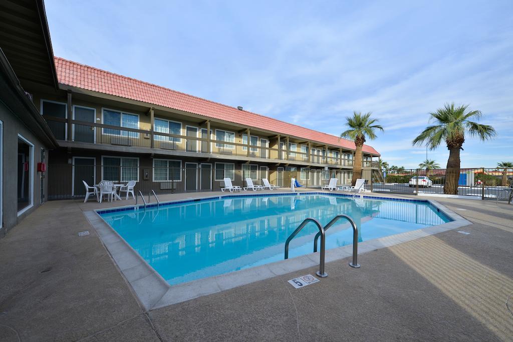 Travelodge By Wyndham אל סנטרו מראה חיצוני תמונה